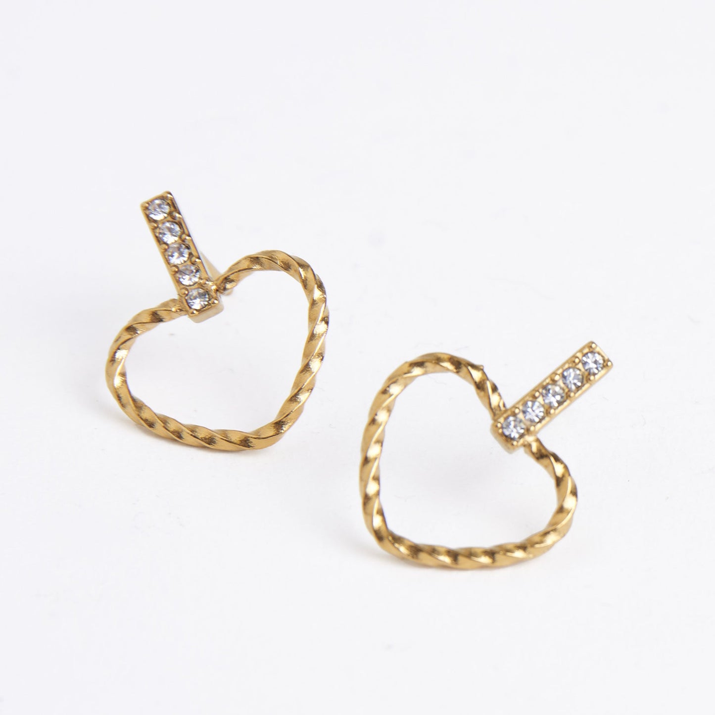 Narelle Waterproof Heart Outline Bar Stud Earrings