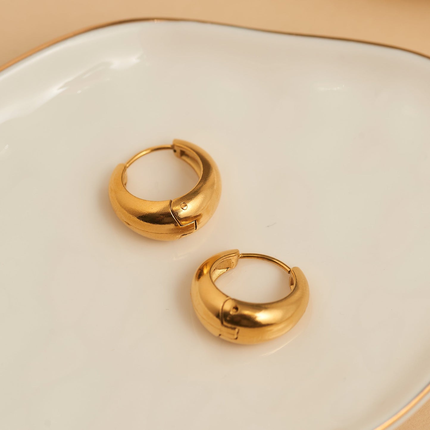 Narelle Waterproof Graduated Hoop Earrings