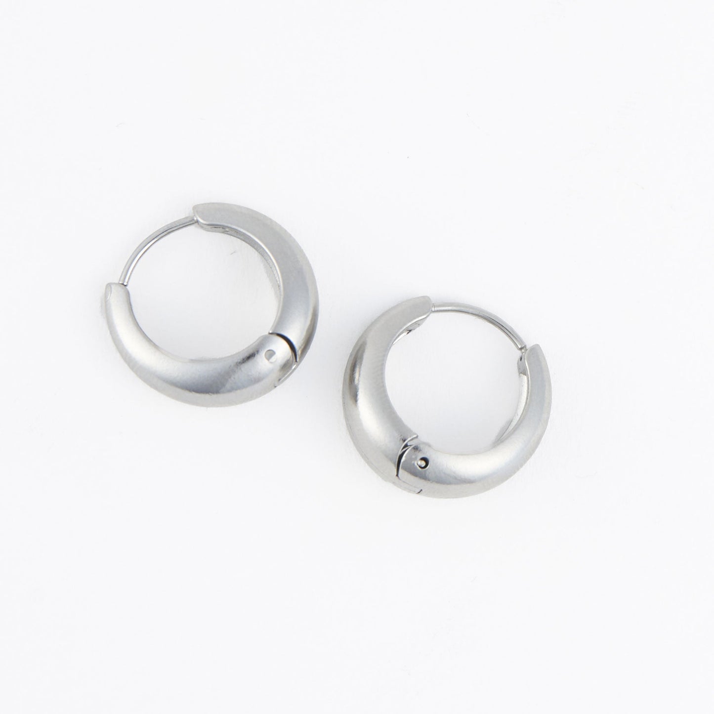 Narelle Waterproof Graduated Hoop Earrings