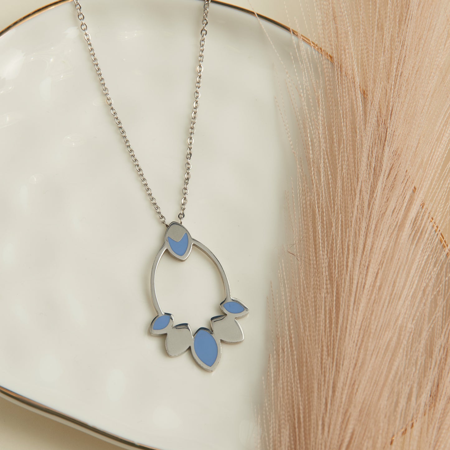 Ss Cut Out Tear Nk - Steel/Blue