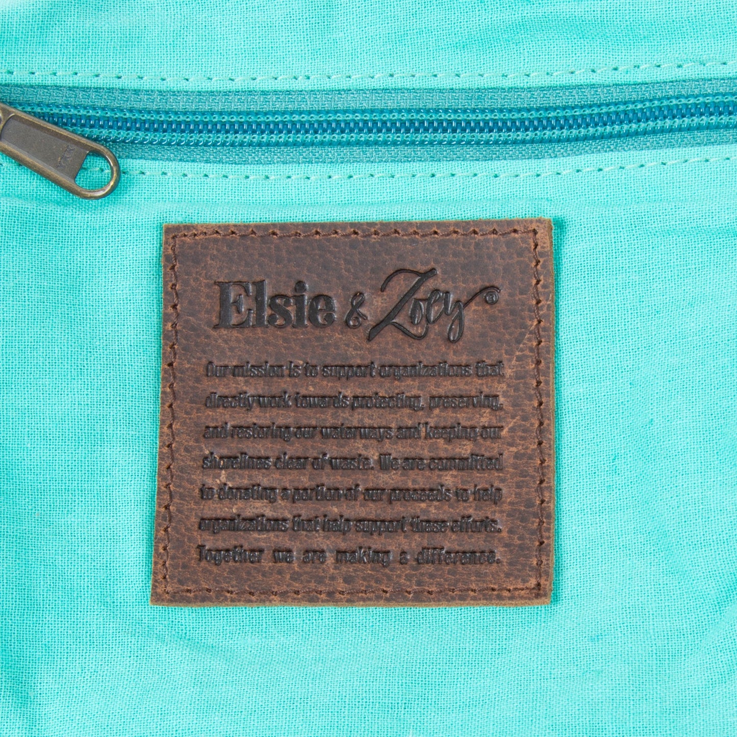 Elsie & Zoey Women's Kiara Jute Crossbody Handbag