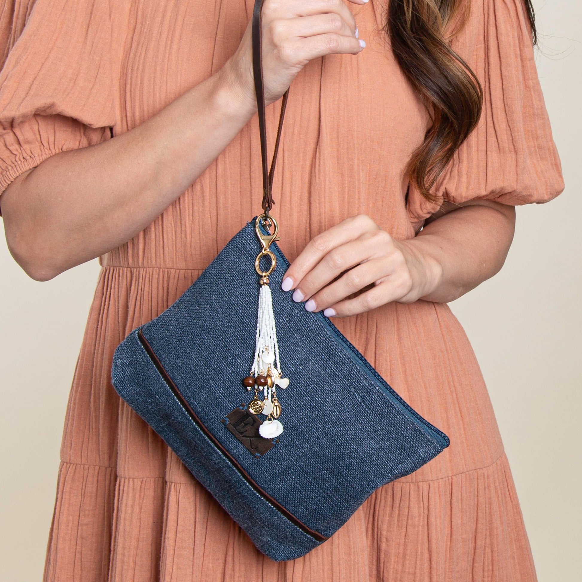 Elsie & Zoey  Women's Zyla Jute Leather Handle Clutch