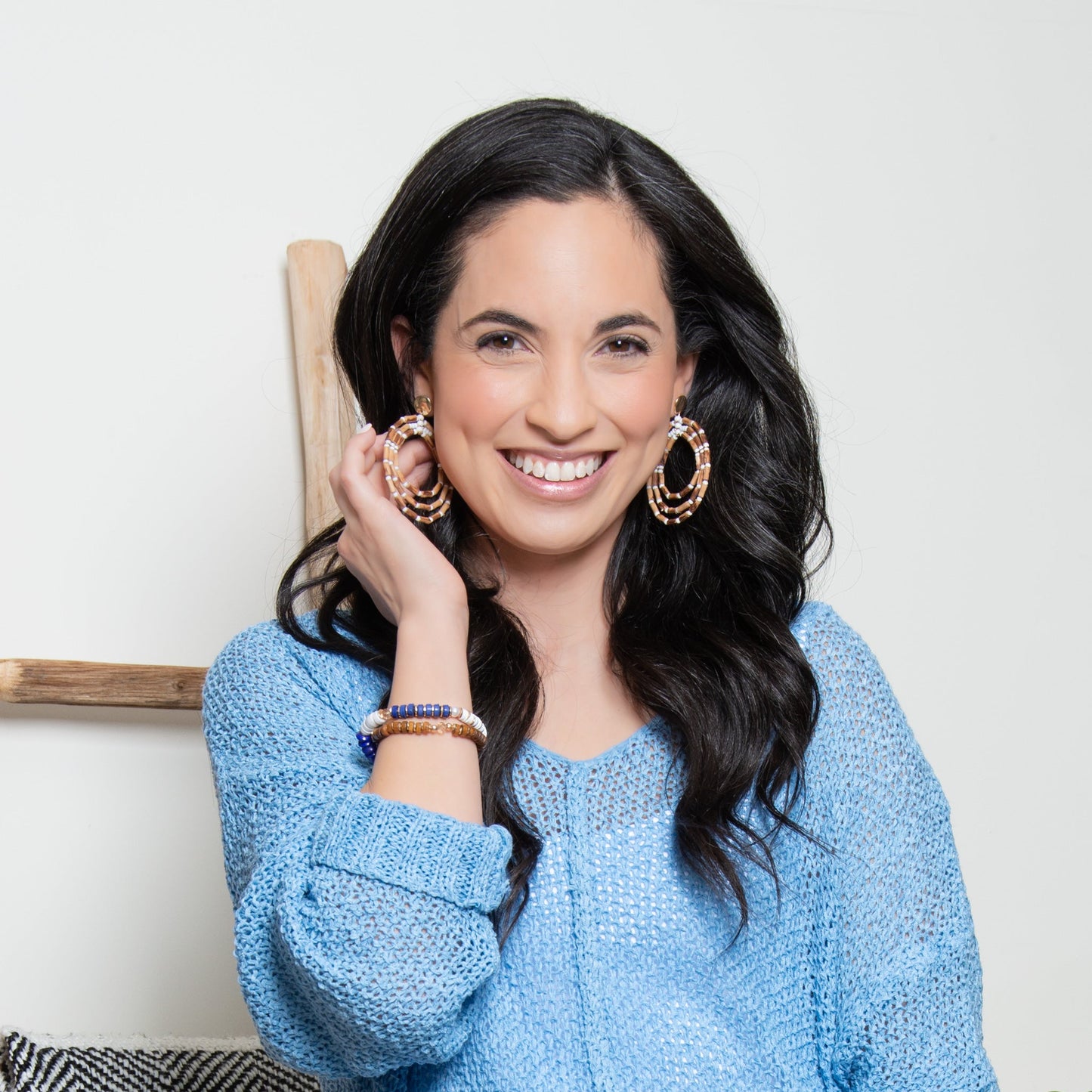 Elsie & Zoey  Women's Nyra Mango Wood Hoop Earrings