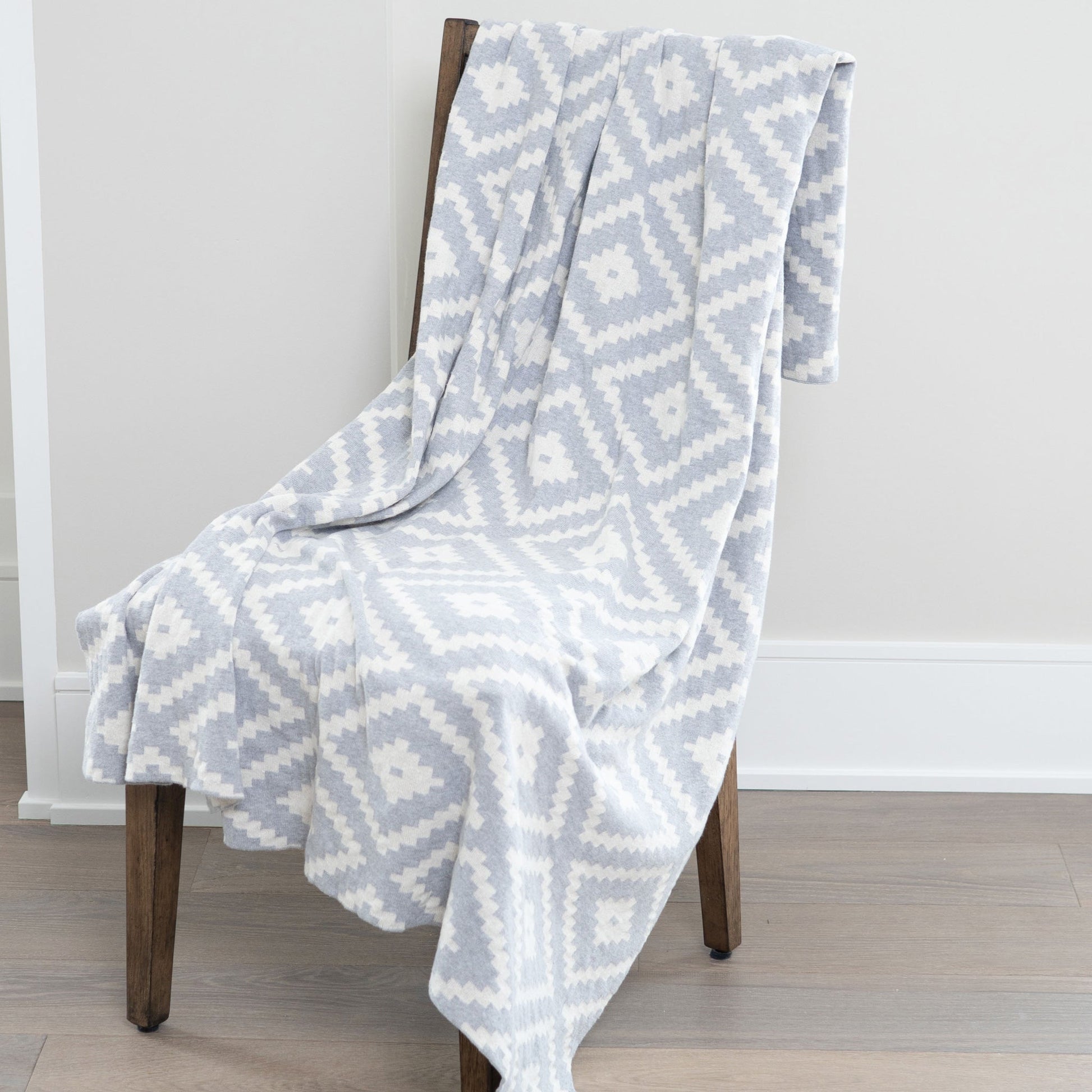 Elsie & Zoey  EZ Home50X60 Auden Throw Blanket