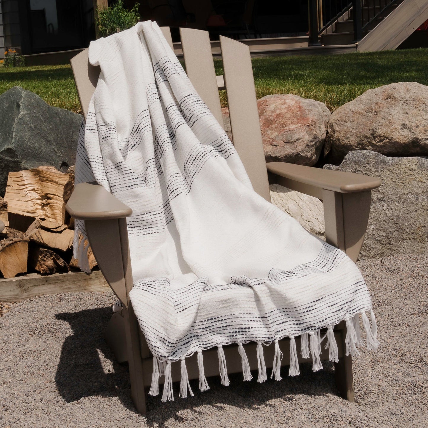 Zahara Handwoven Indoor/Outdoor 50x70 Throw