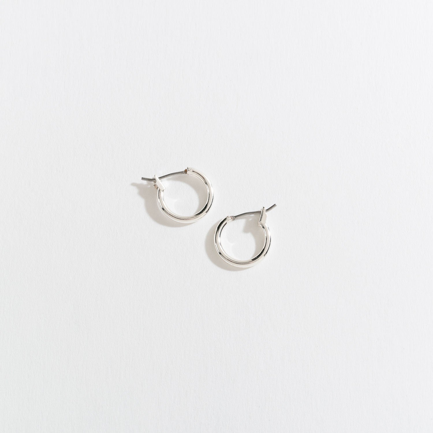 Silver Click Hoop Ear Sense Pe