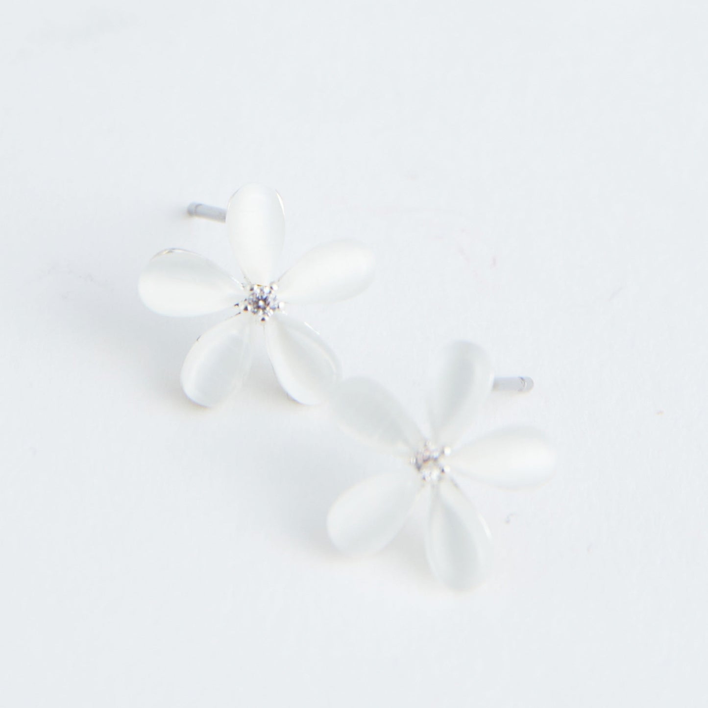 Silver White Cateye Flower Ear Sense Earrings