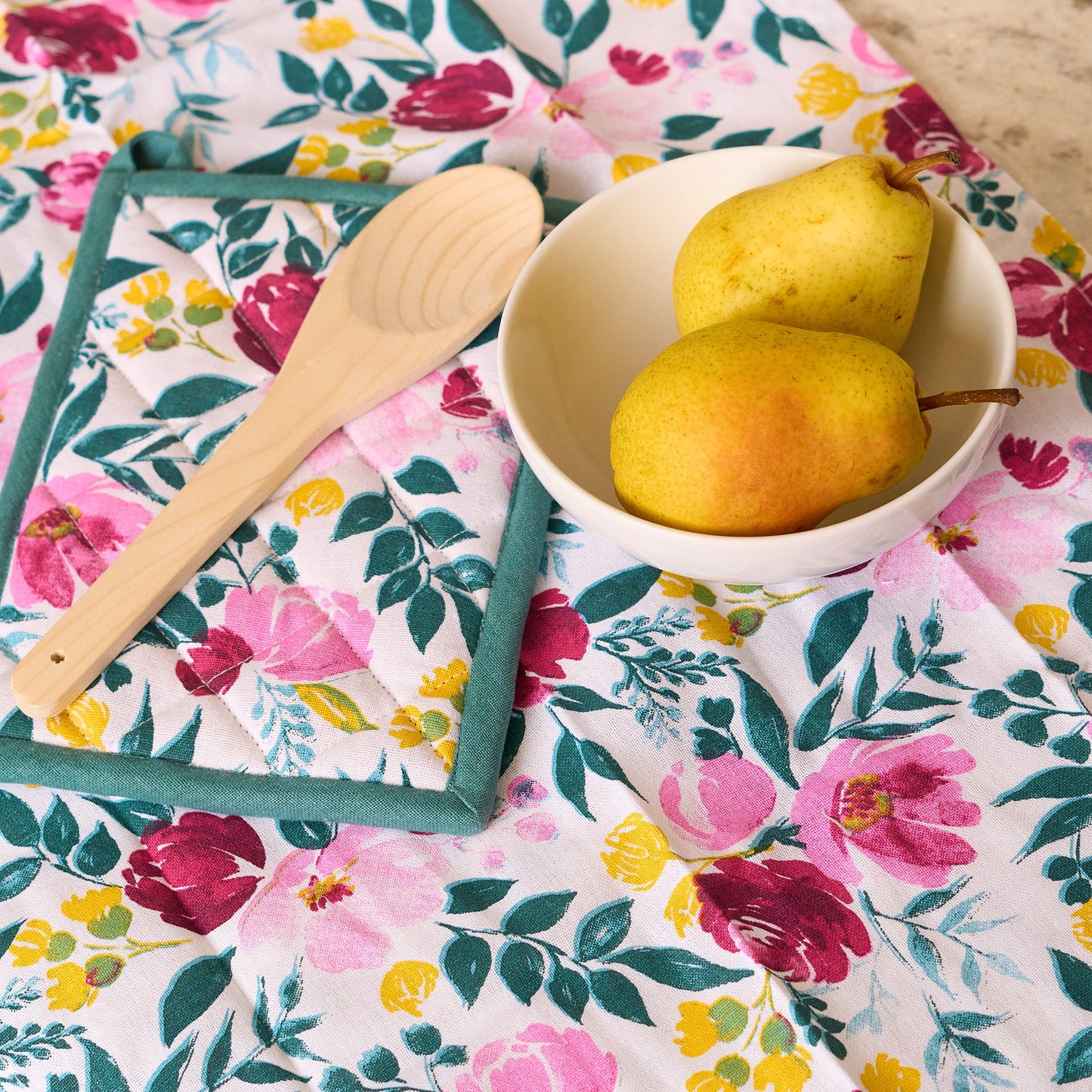 3 Piece Berry Bouquet Kitchen Set