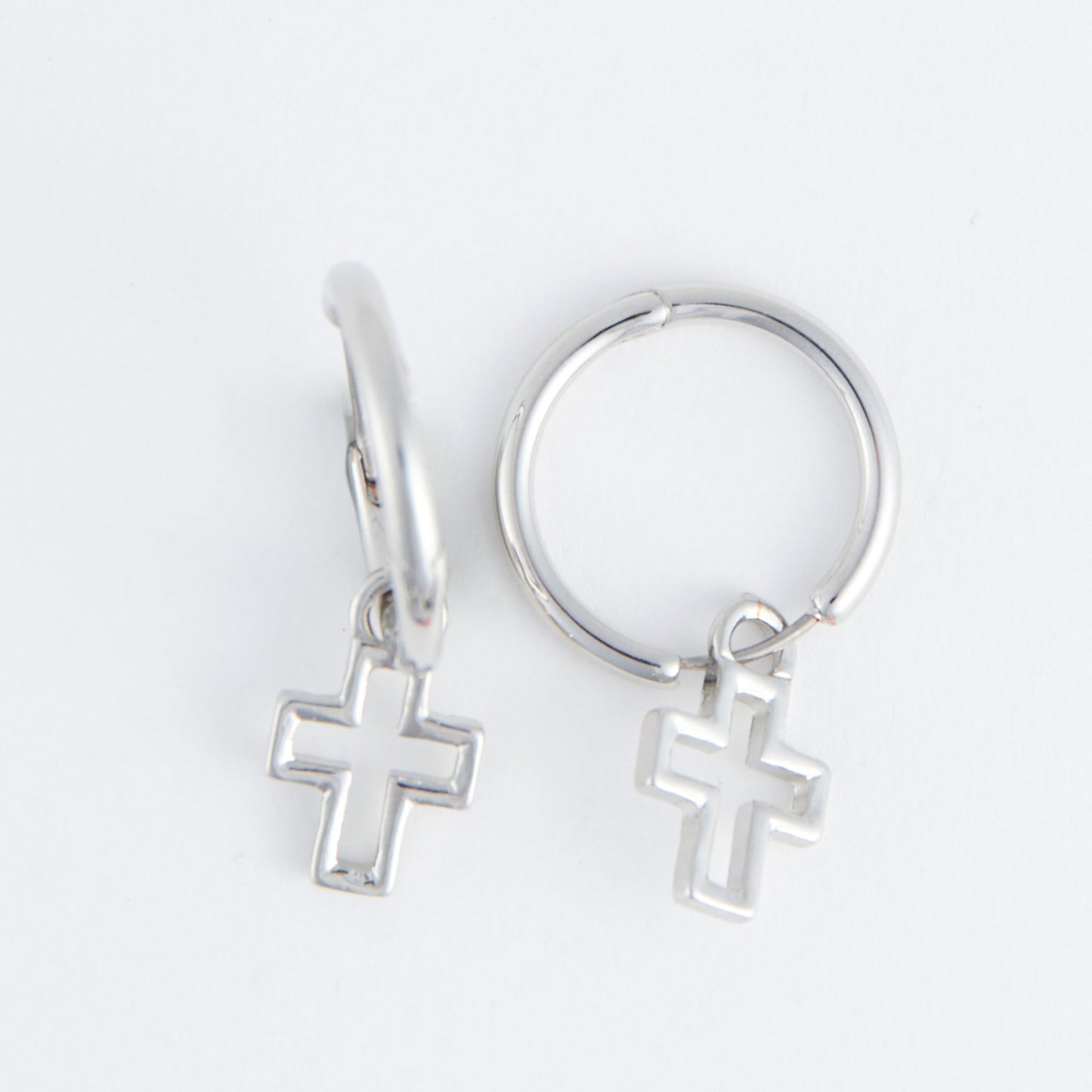 Cera Frame Cross Earrings