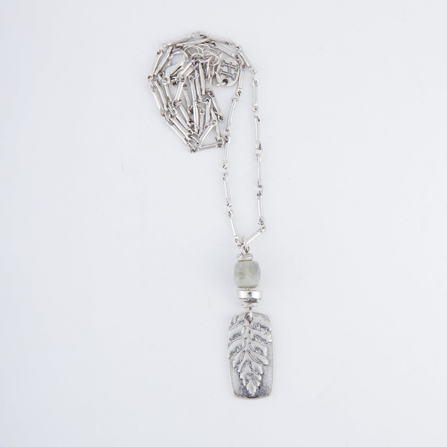 Bela Leaf Pendant Necklace