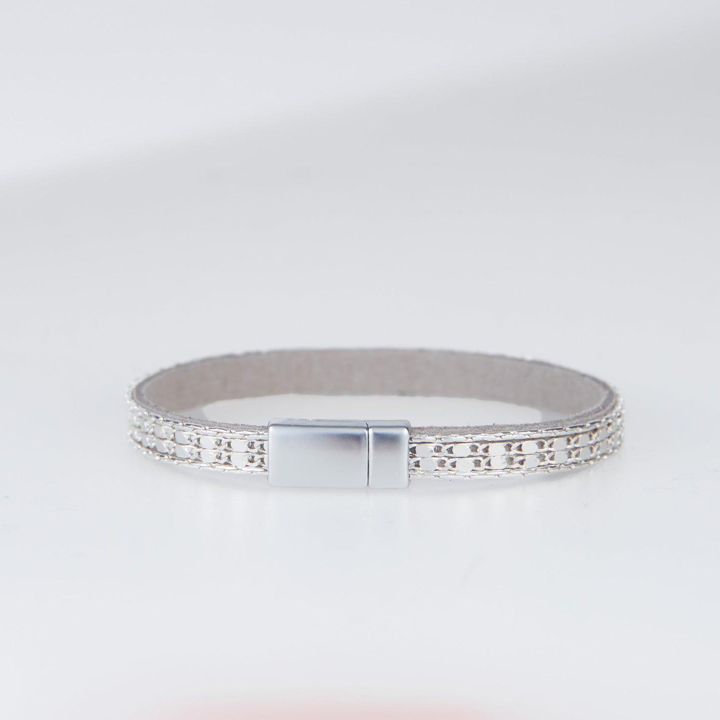 Marlie Dainty Chain Magnetic Bracelet