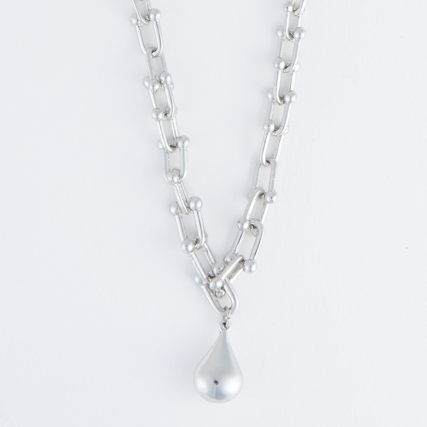 Kennie Teardrop Pendant Necklace