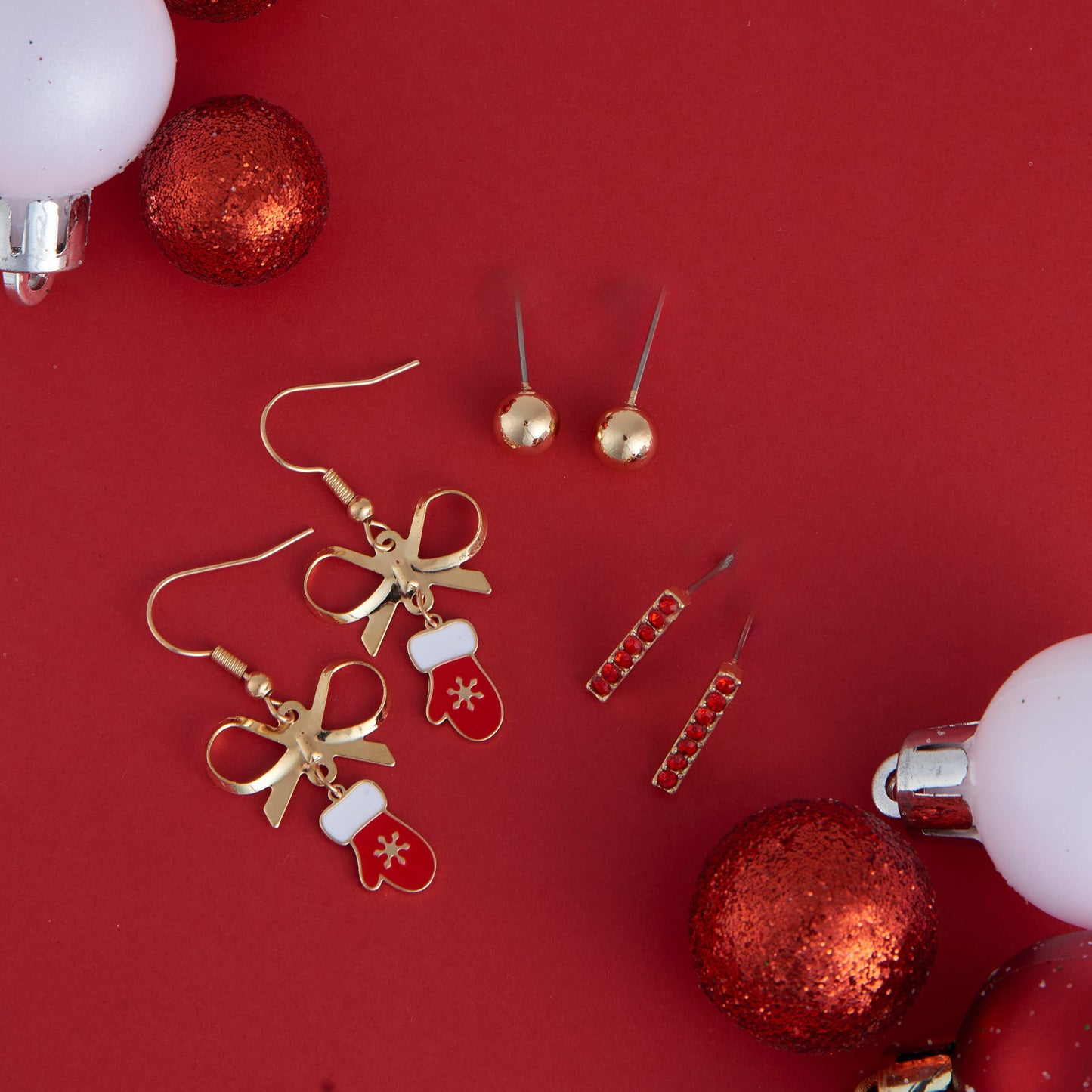 Holiday Mittens Earring Trio