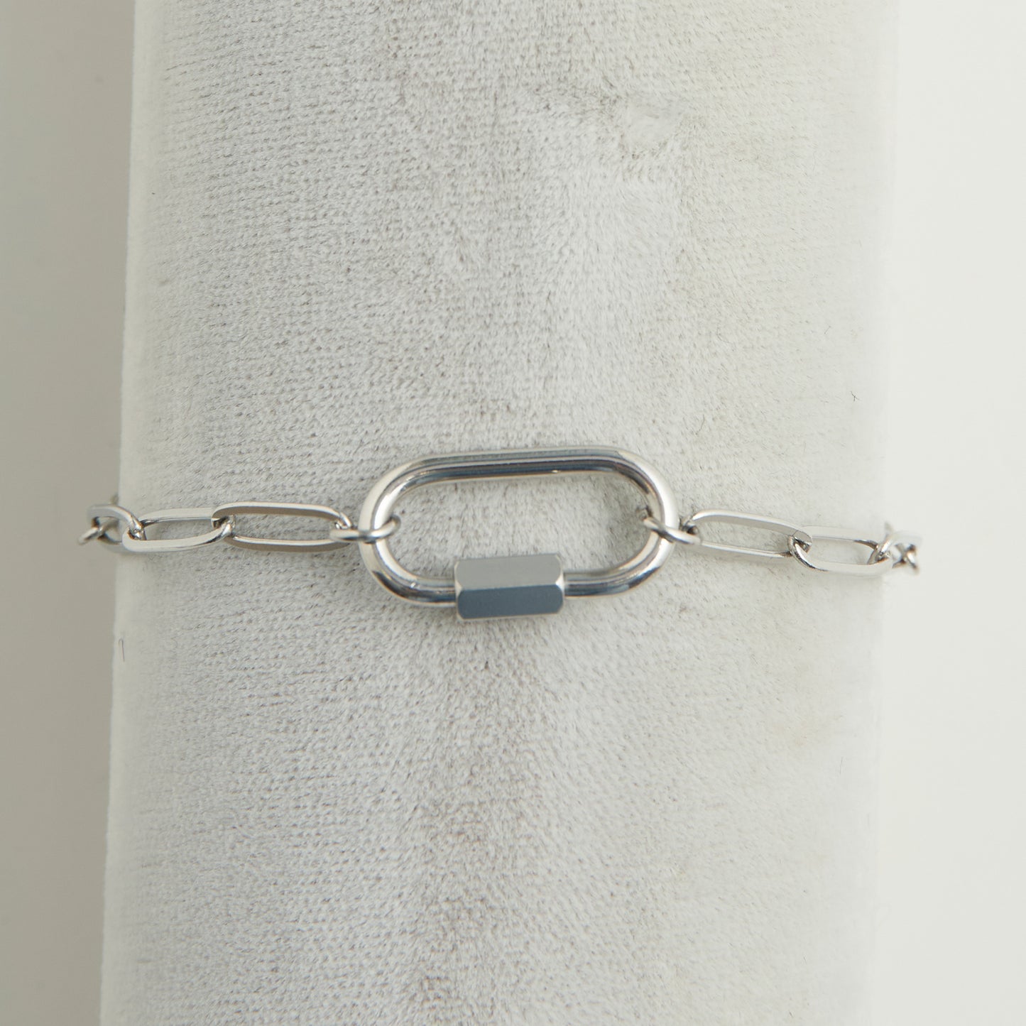 Narelle Waterproof Paperclip Chain Carabiner Bracelet