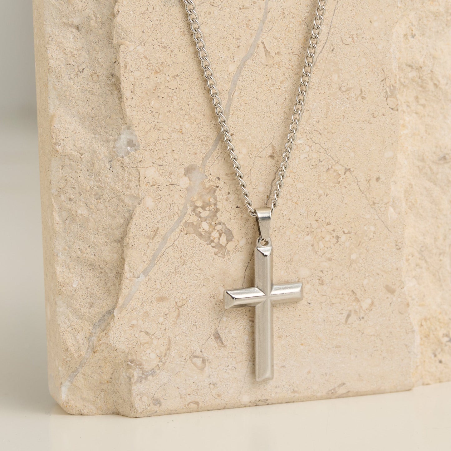 Narelle Waterproof Unisex Cable Chain Cross Necklace