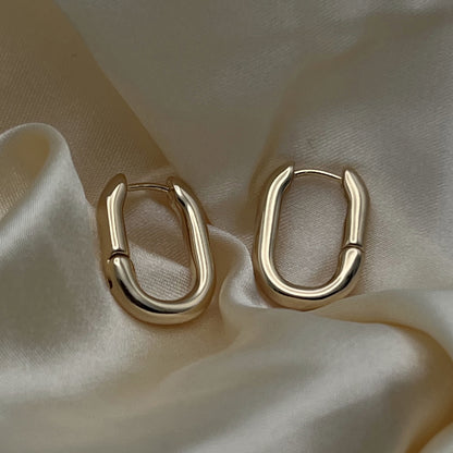 Medium Link Huggie Hoop Earrings