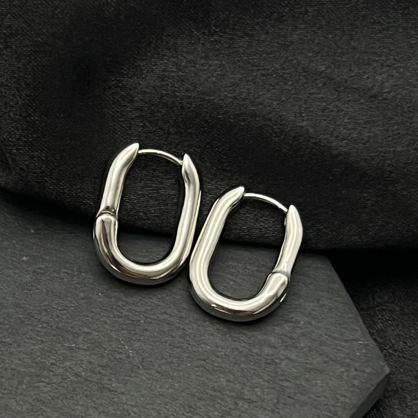 Medium Link Huggie Hoop Earrings