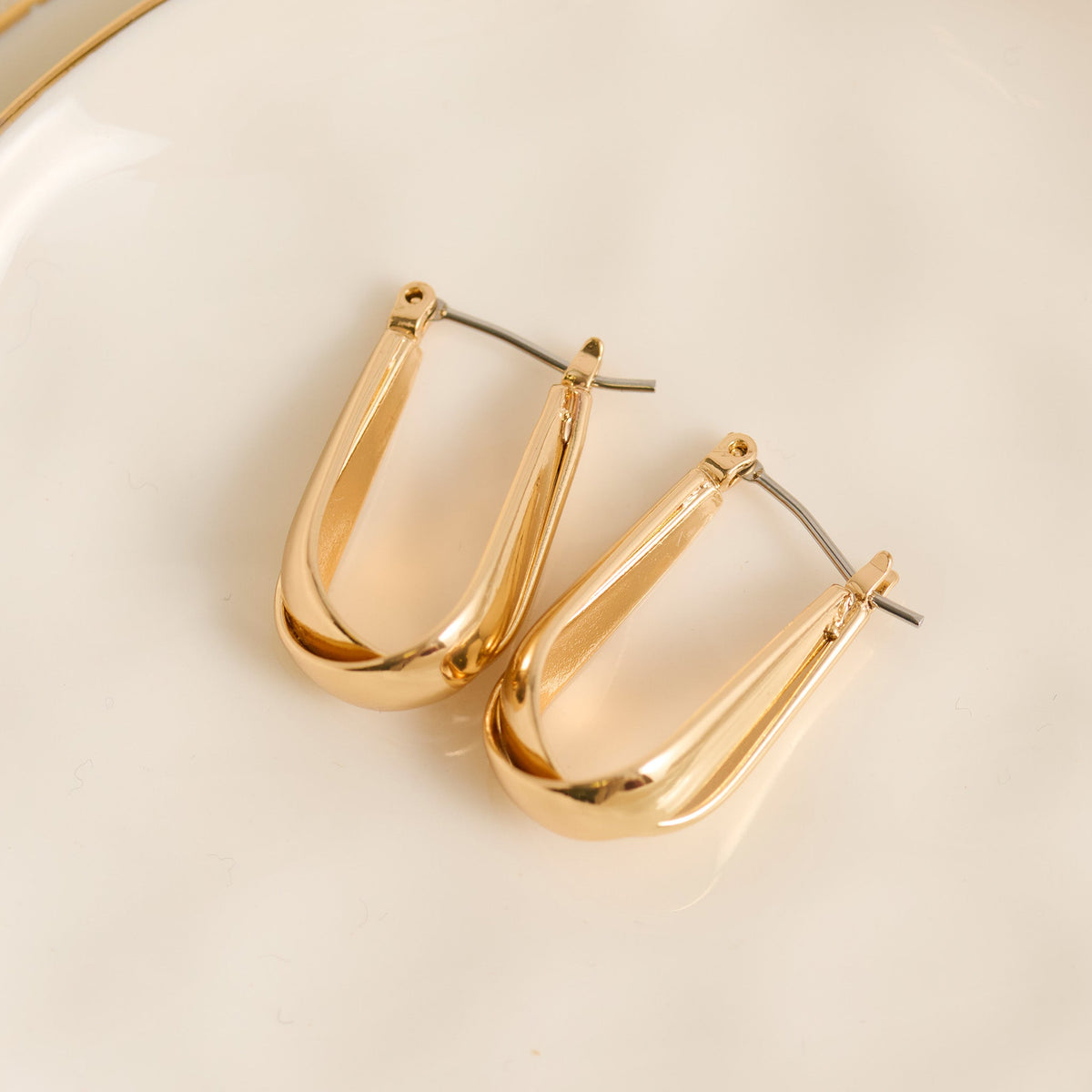 Scalloped Coin Edge Open C-Hoop Earrings