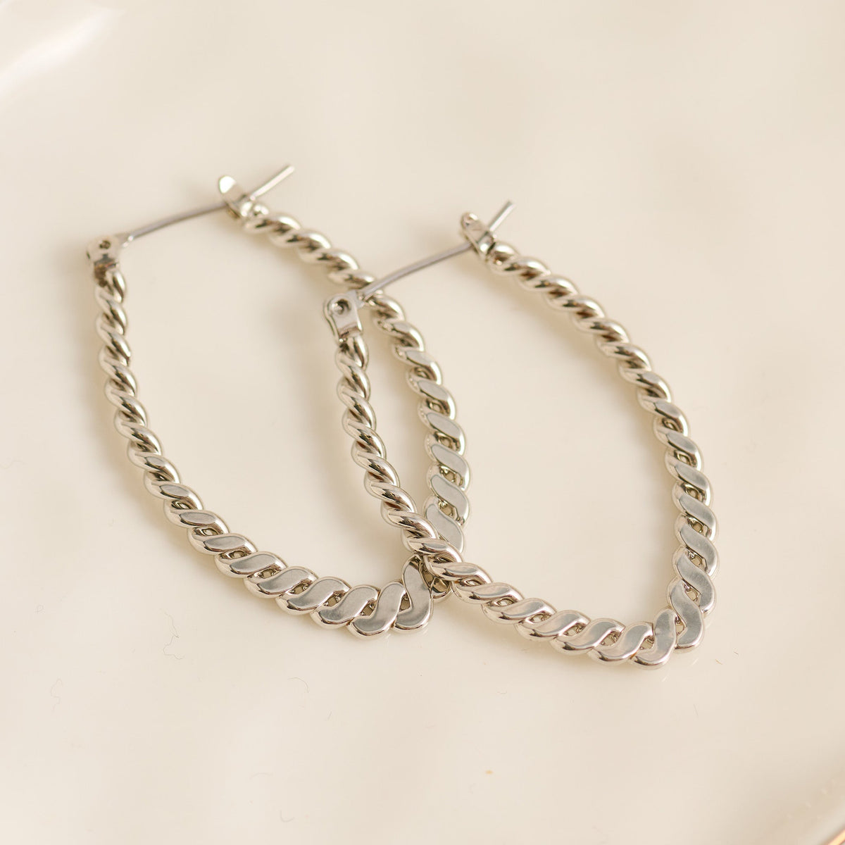 Twisted Rope Oval Hoop Earrings