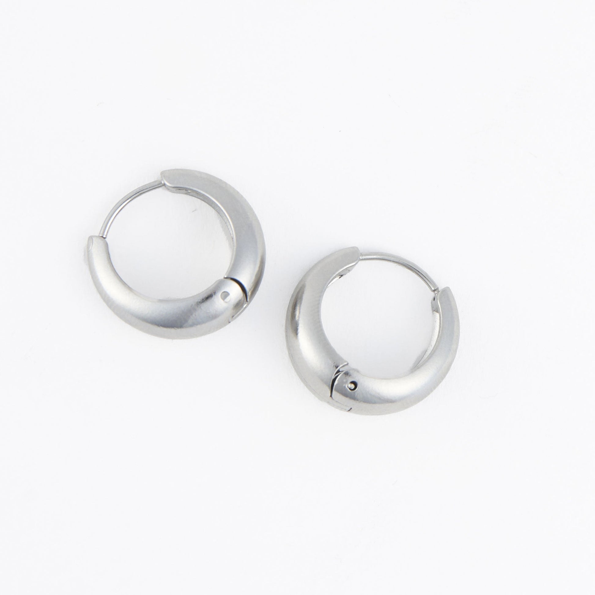 Narelle Waterproof Graduated Hoop Earrings