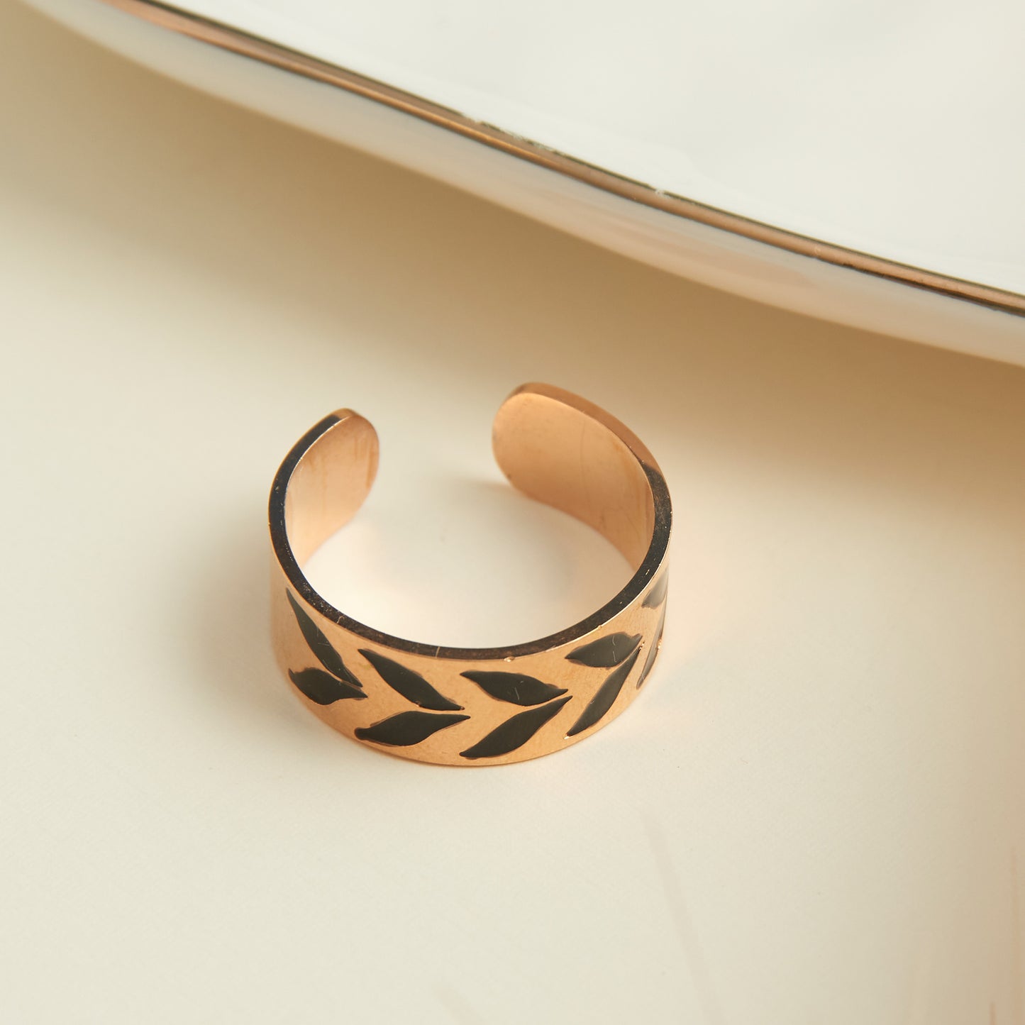 Ss Chevron Black/Rose Gld Ring