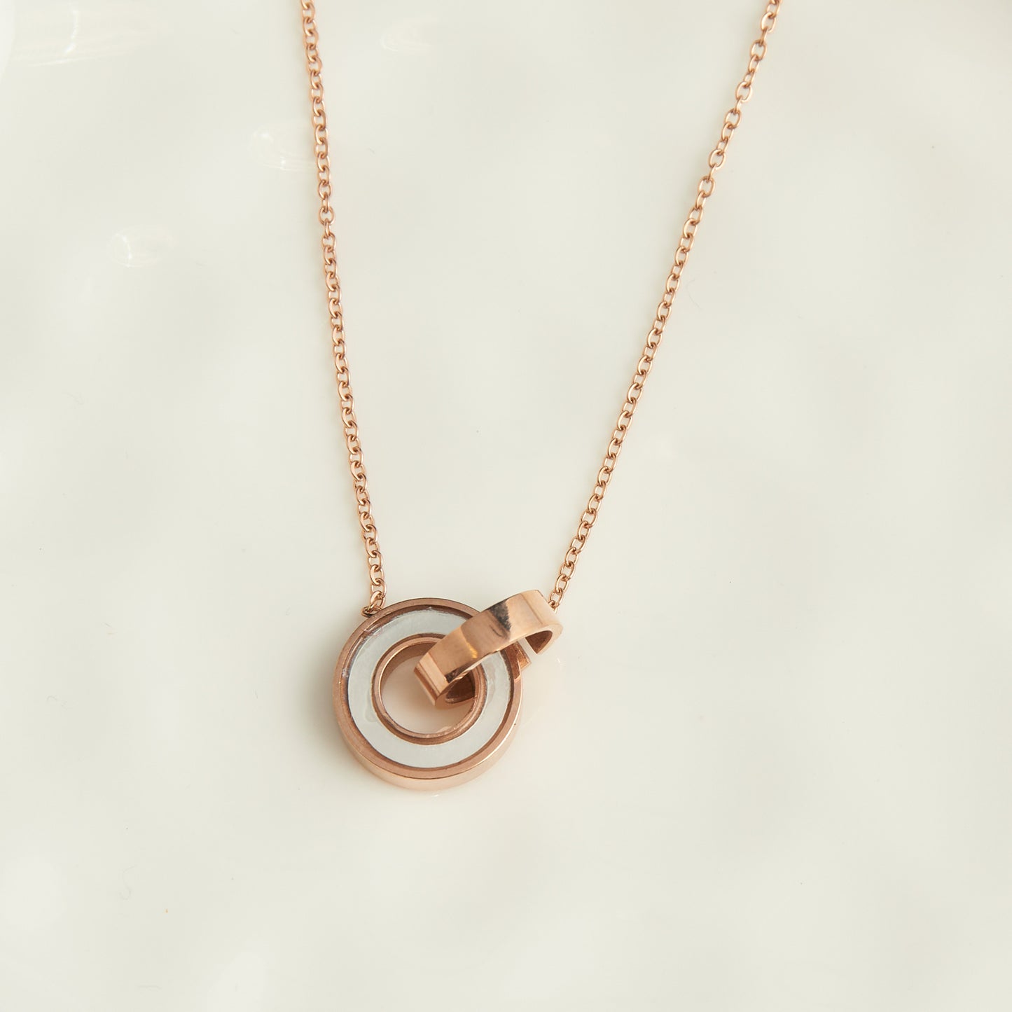 Ss Linked Circles & Mop Nk-Rose Gld