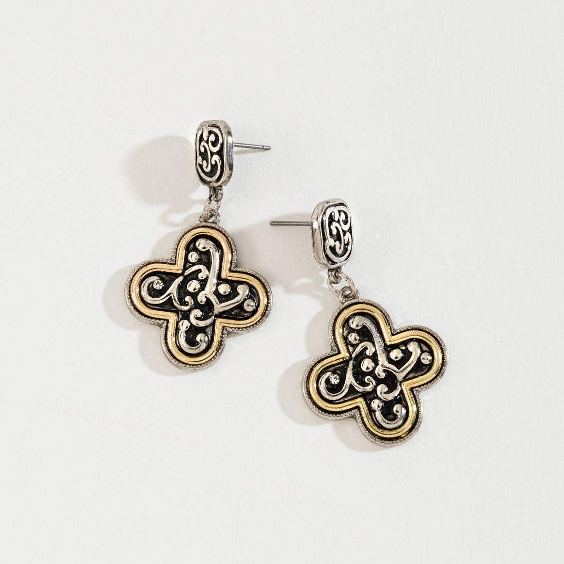 Two Tone Designer Quatrefoil Pendant Earring