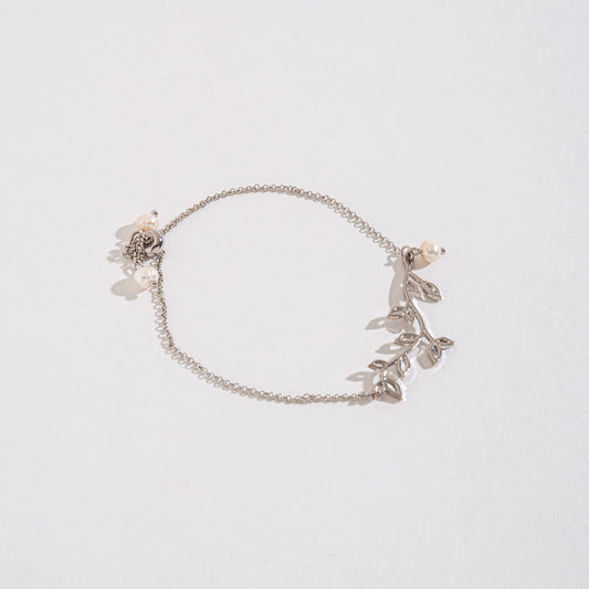 Lark Pearl Bracelet