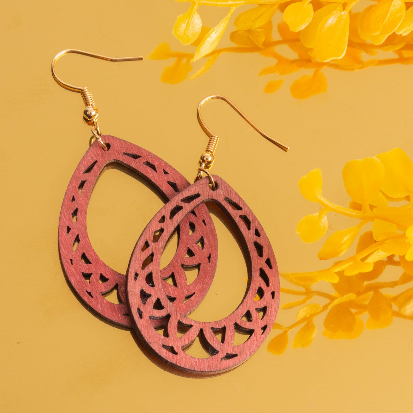 Samira Geometric Wood Oval Drop Earrings