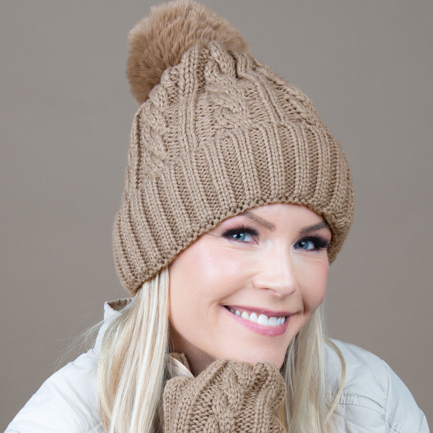 Howard's Women's Winter Sierra Cable Knit Pom Beanie