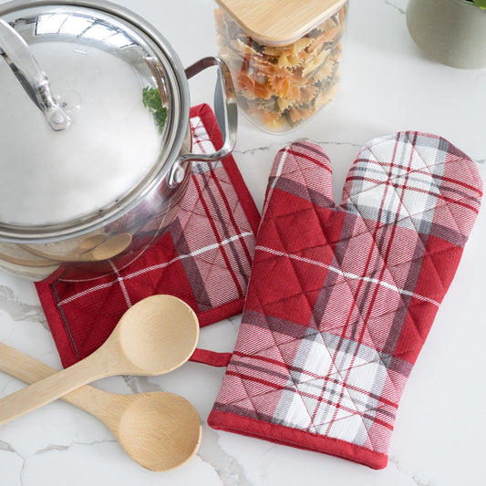 Elsie & Zoey  EZ Home 2 Piece Red Plaid Lurex Oven Mitt & Pot Holder Set
