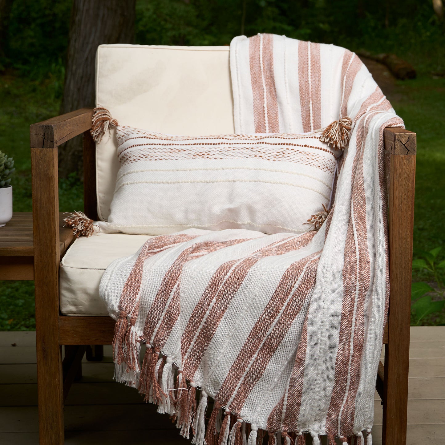 Romy Handwoven Indoor/Outdoor 50x70 Throw