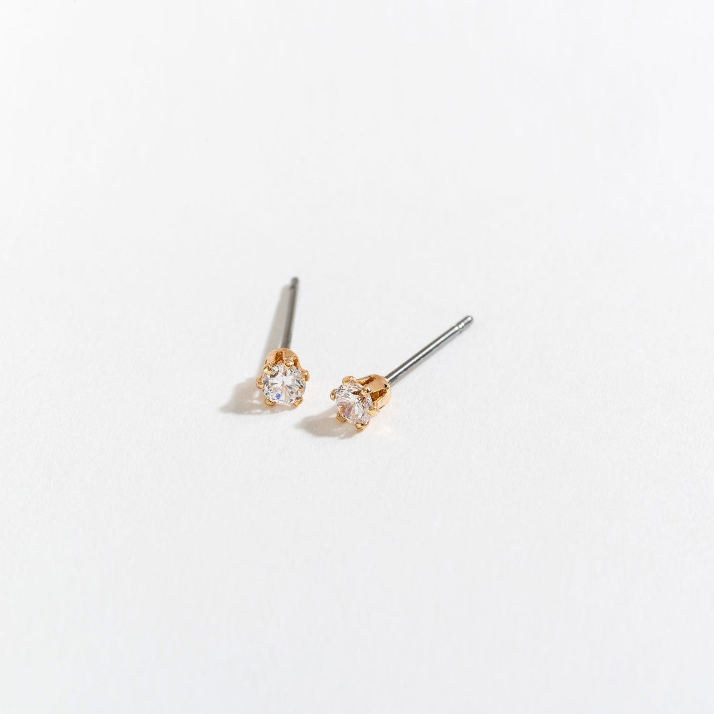 3Mm Gold Cz Ear Sense Pe