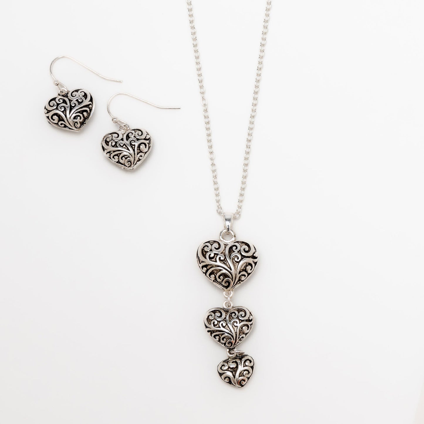 Alanis Linked Heart Pendant Necklace