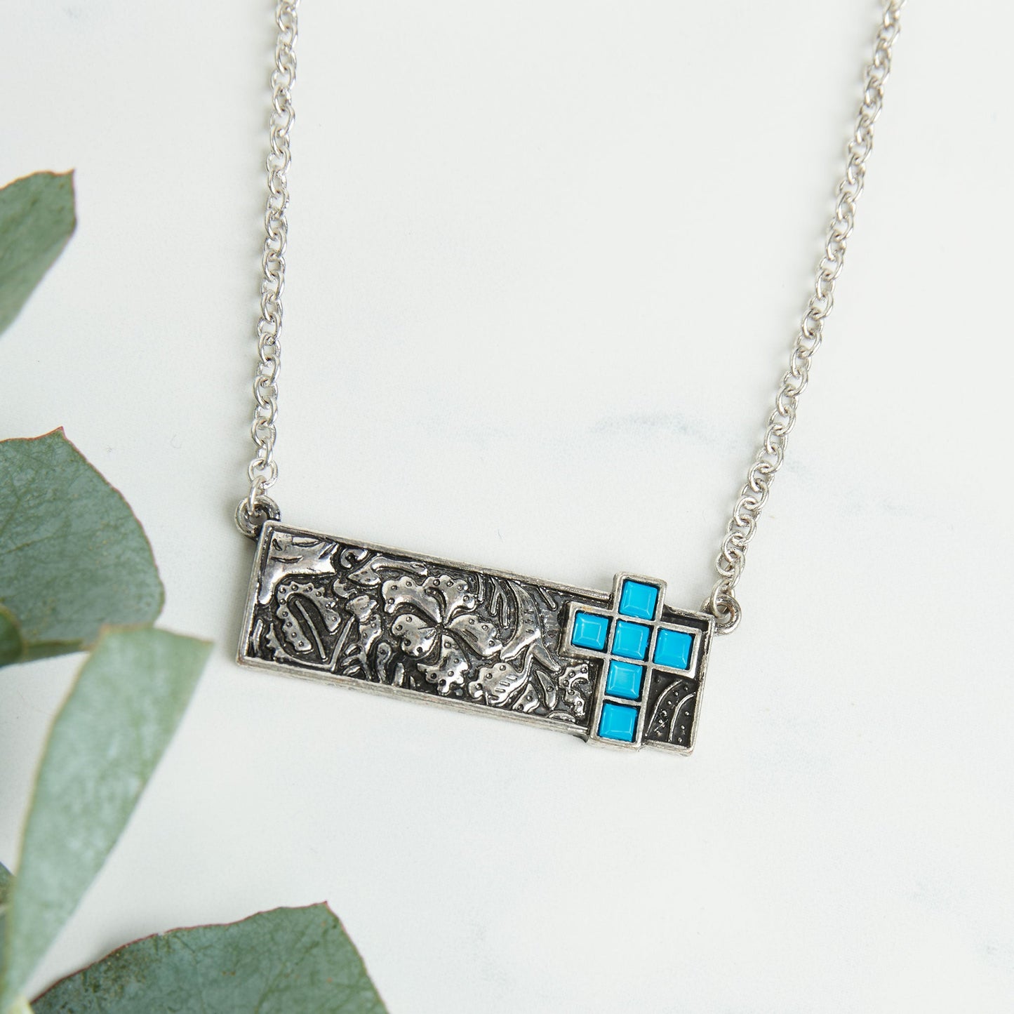 Zenni Engraved Cross Bar Pendant Necklace