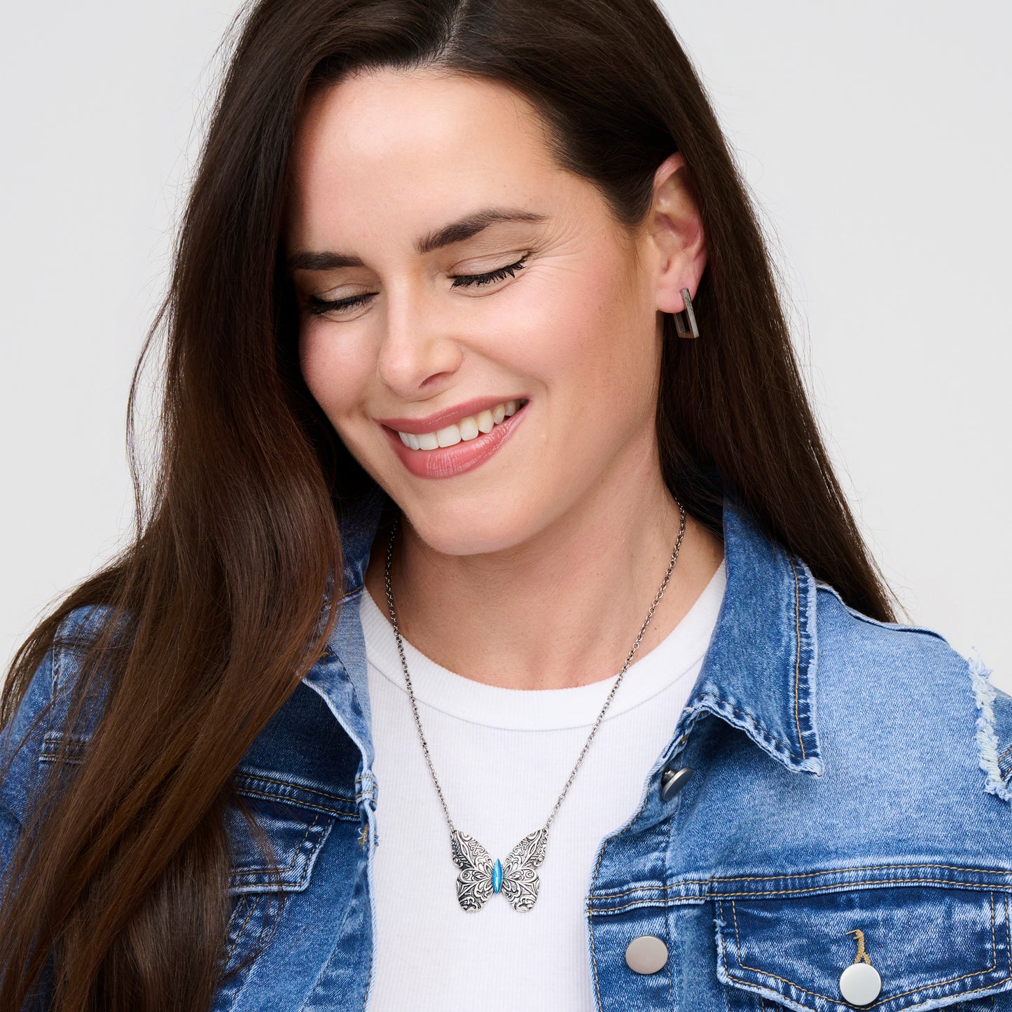 Zenni Engraved Butterfly Pendant Necklace