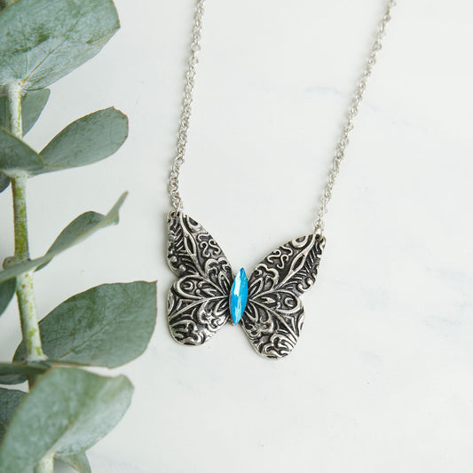 Zenni Engraved Butterfly Pendant Necklace