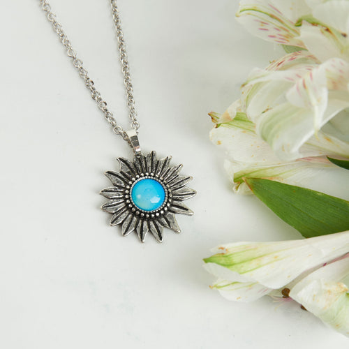 Zenni Engraved Daisy Pendant Necklace