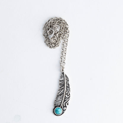 Everleigh Feather Pendant Necklace