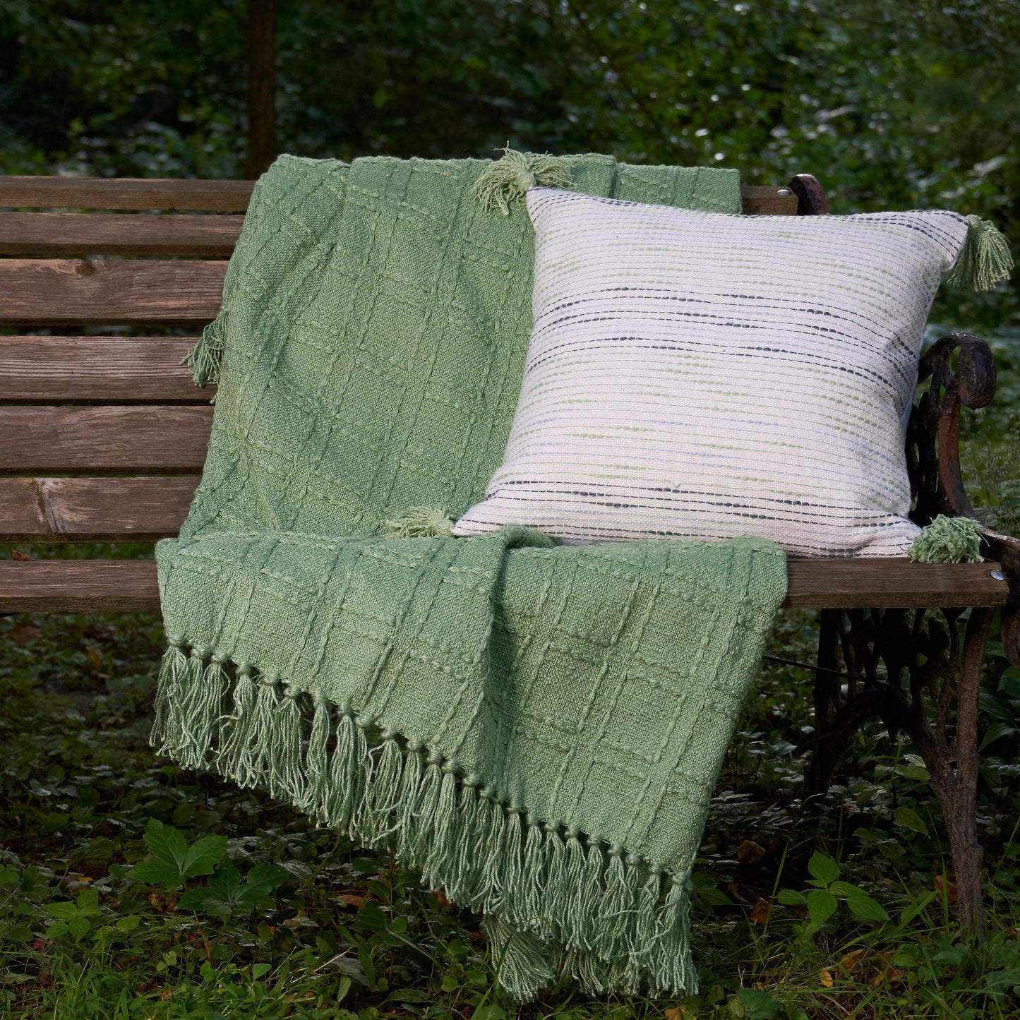 Jayde Handwoven Indoor/Outdoor 50x70 Throw