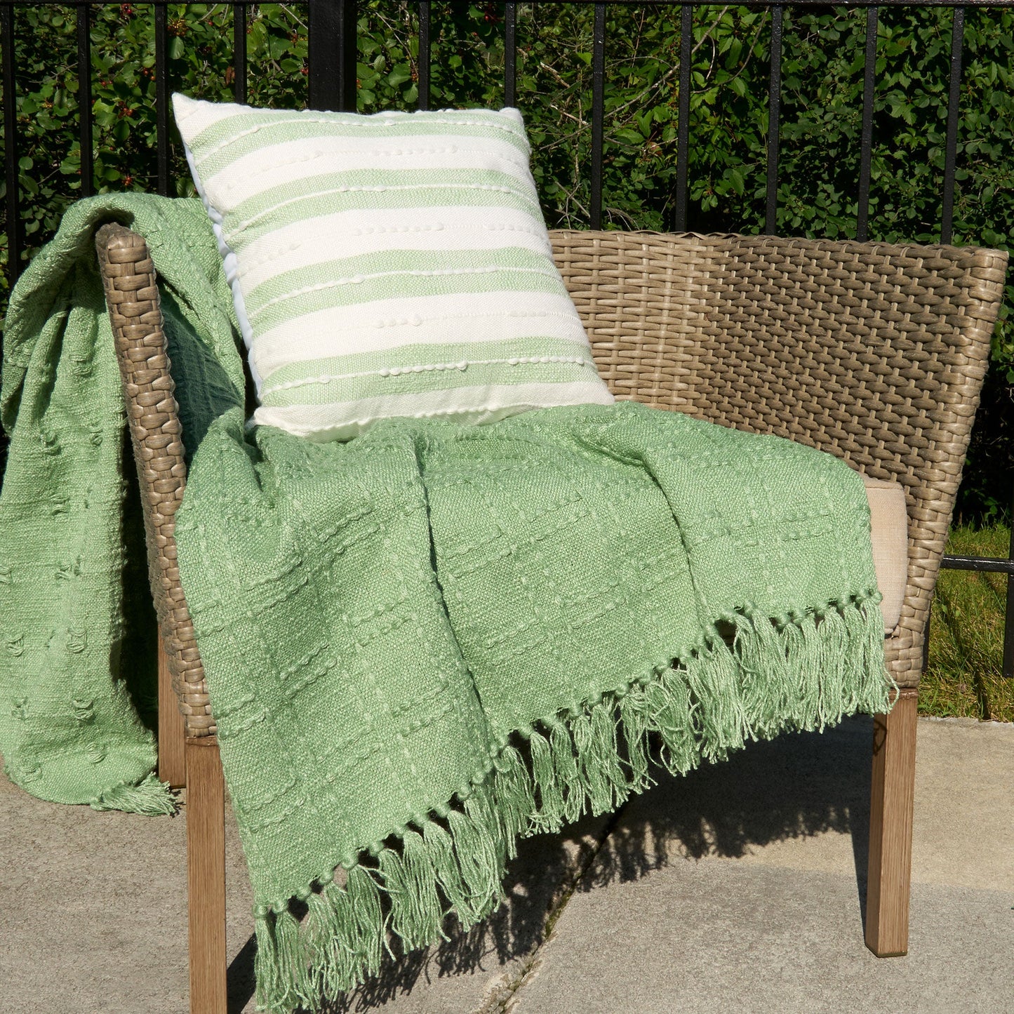 Jayde Handwoven Indoor/Outdoor 50x70 Throw