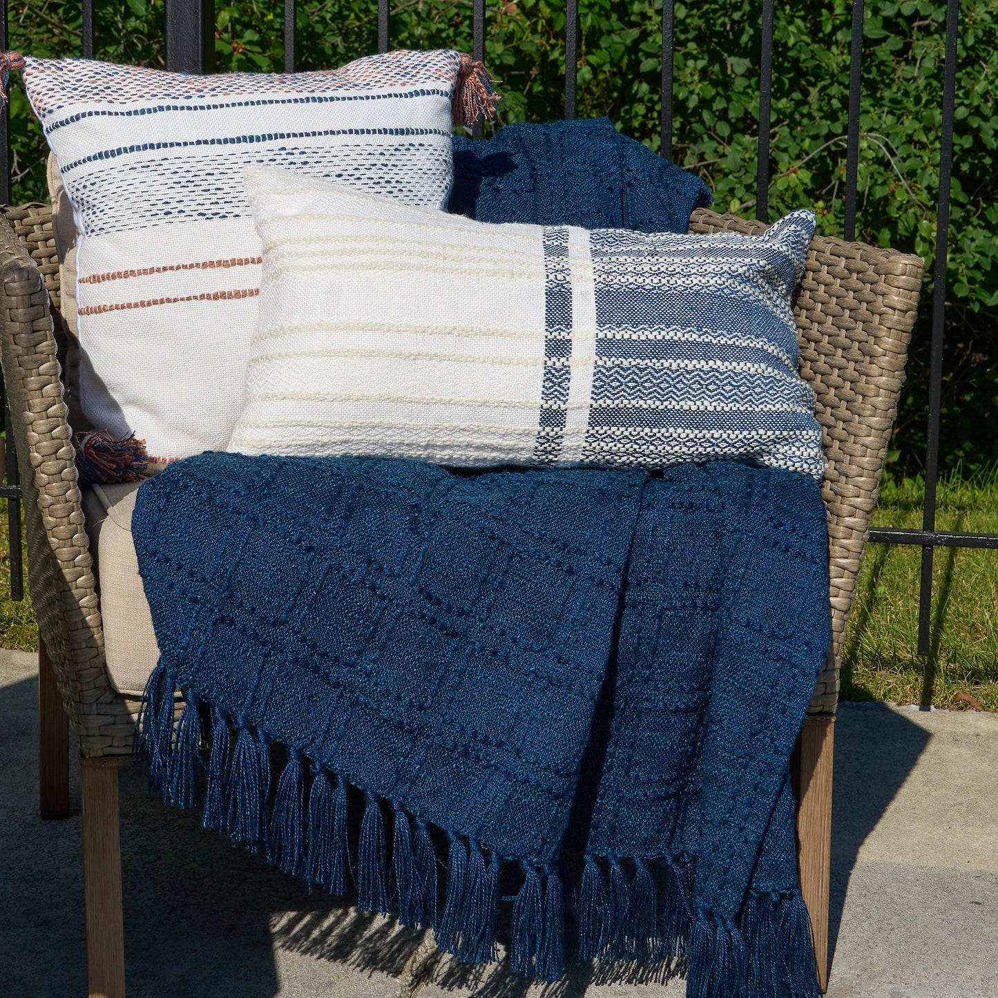 Jayde Handwoven Indoor/Outdoor 50x70 Throw