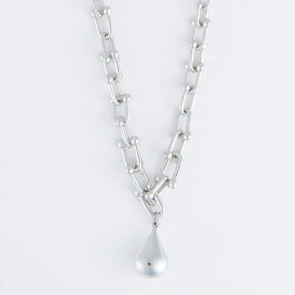 Kennie Teardrop Pendant Necklace