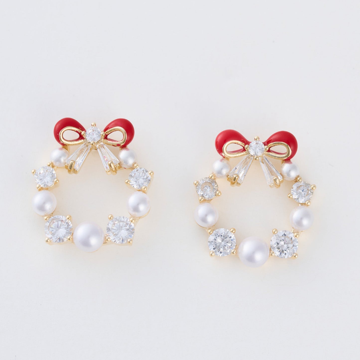 Holdiay Pearl Christmas Wreath Earrings