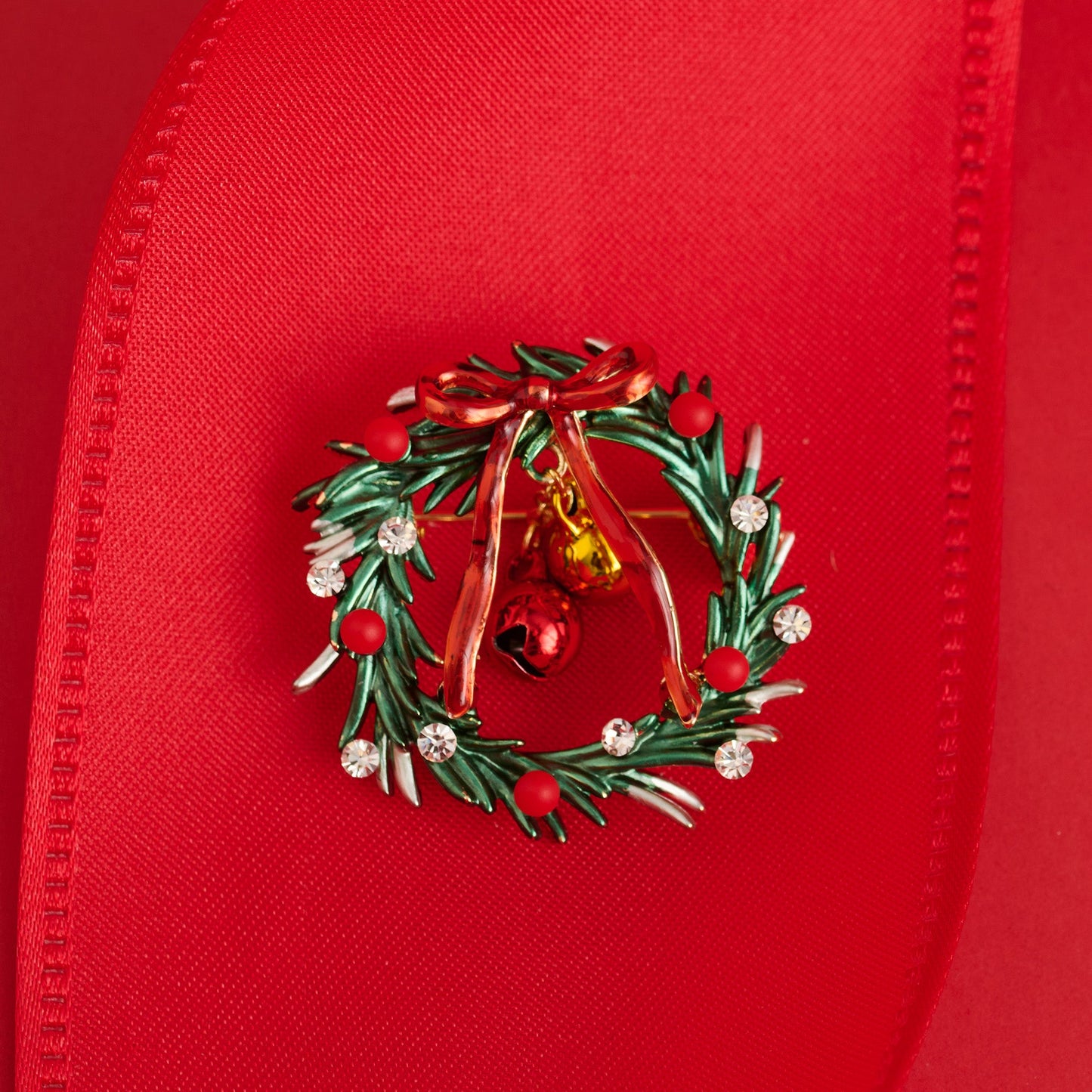Holiday Wreath Brooch