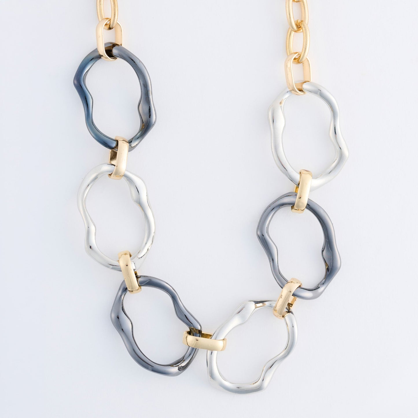 Willa Two Tone Chunky Wavy Link Collar Necklace