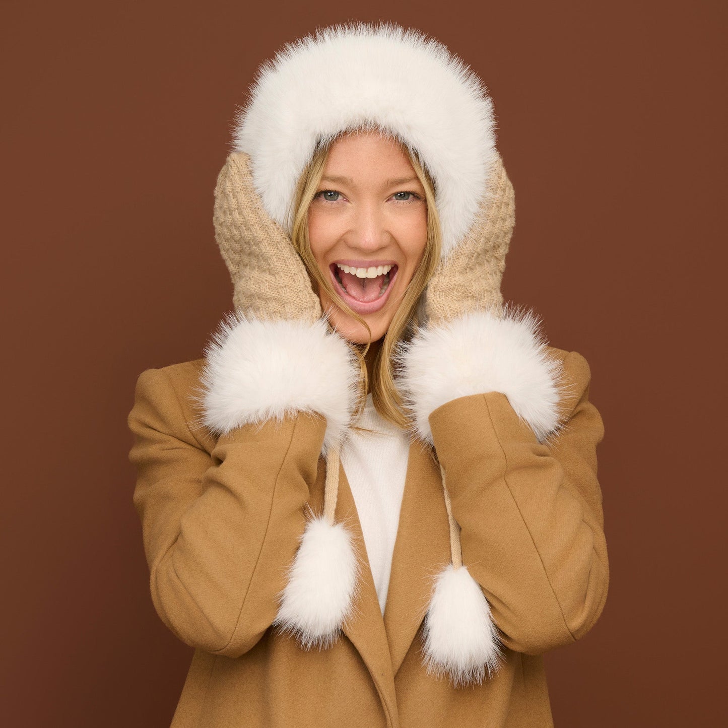 Natalie Faux Fur Trim Mittens